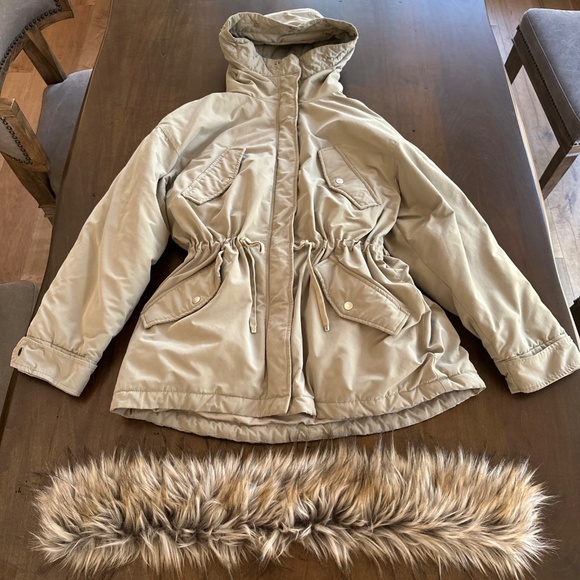 H&M Winter Coat Cozy Parka With Faux Fur Hood Pockets Sage Green Women's Sz M - Picture 2 of 11